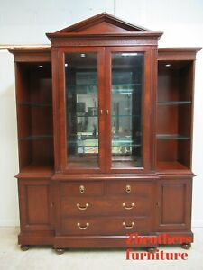 Lineage By Drexel Heritage Neo Classical Breakfront Hutch China Cabinet Display