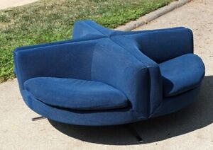 1960s Mid Century Modern Round Sofa Couch Atomic Geoffrey Harcourt For Artifort