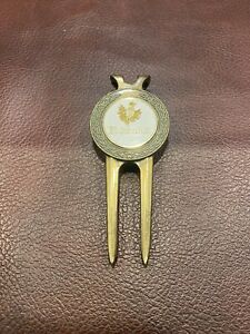Thistle Golf Ball Marker W Magnetic Divot Repair Tool Great Condition