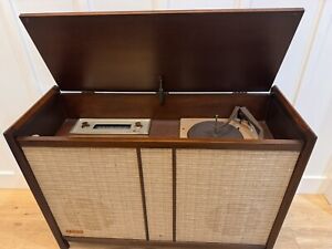 Perfect 1961 The Voice Of Music Mid Century Modern Stereo Console Model 809