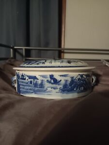 Antique Chinese Porcelain Blue And White Bowl With Lid