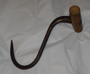 Vintage Meat Bale Hay Hook Metal And Wood 9 5 Long Primitive Forged