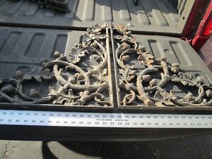 Pair Of Large 24 Antique Cast Iron Oak Leaf And Acorn Shelf Porch Brackets
