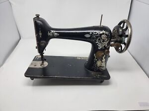 Singer 66 Red Eye 1912 Sewing Machine