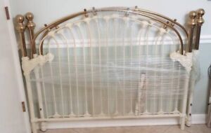 Vintage Elliot S Design White Enameled Iron And Brass Full Size Bed