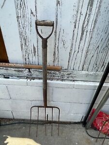 Great Vintage 5 Prong Hay Pitch Fork 44 Wooden Handle Original Country Decor 
