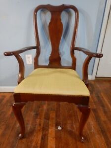 Vintage Queen Anne Ethan Allen Design Traditional Cherry Wood Kling Arm Chair