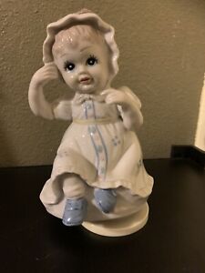 Vtg Porcelain Baby Doll Musical Figurine Braum S Lullaby Revolving Bonnet