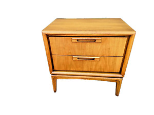 Beautiful Mid Century Modern Solid Walnut Nightstand Side End Table W Drawers
