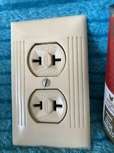 40s Sierra Brown Bakelite Wall Cover Plate Cover W Tiki Style Hubbell Outlet 2