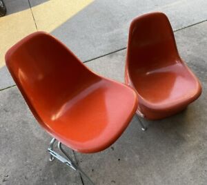 Eames Herman Miller Vintage Red Orange Fiberglass Chairs X17 Rare Triple Flame