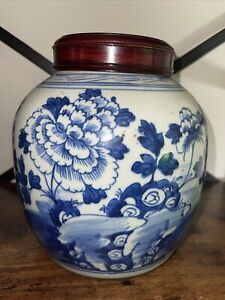 Chinese Porcelain Blue White Jar W Peony
