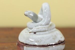 Japan Hagi Ware Seigan Yamane Tea Ceremony Incense Container White Snake A77