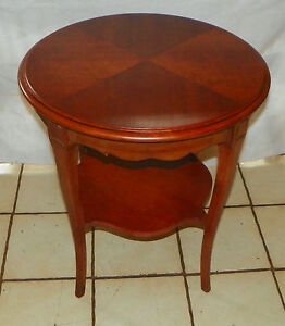 Round Mahogany Book Match Veneer Top Lamp Table End Table By Drexel Prt134 