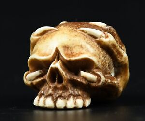 China Natural Old Deer Bone Carved Skeleton Devil Skull Head Statue Pendant