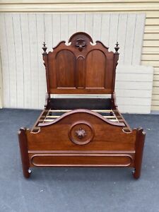 64924 Antique Victorian Walnut Full Size Bed