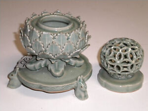 Celadon Porcelain Pottery Korean Rabbit Incense Burner Chipped