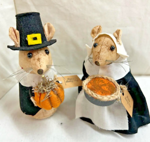 Mr And Mrs Mouse Pilgrim Thanksgiving Pumpkin Primitive Grunged