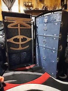 Antique Early 1900 S Cushioned Top Vertical Standing Wardrobe Steamer Trunk