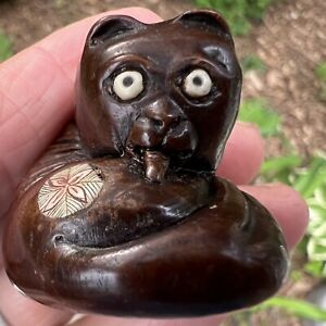Antique Japanese Carved Cat Netsuke W Inlay 1 1 4 Tall Signed