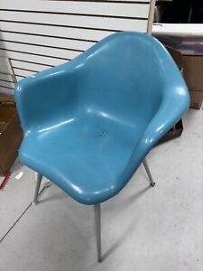 Mid Century Modern Eames Era Style Chromcraft Fiberglass Shell Arm Chair Blue Bh