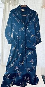 Vintage Cobalt Navy Blue Embroidered Silk Satin Chinese Robe Kimono Size 38
