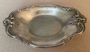 Vintage Wm Rogers Orleans Rose 8 1 2 Oval Silver Plated Tray