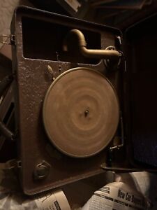 Senora Phonograph Player