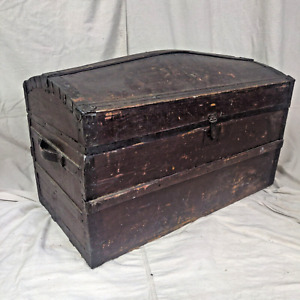 Vintage Round Top Trunk With Tray Insert Storage Wooden Chest Metal Latches Ends