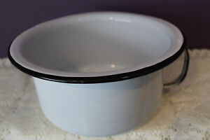 White Black Enamelware 9 1 2 Bedpan Chamberpot With Handle
