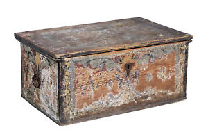 Mid 18th Century Hand Painted Traditional Swedish Pine Chest