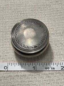 Vintage 800 Silver Pill Snuff Box