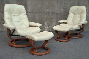 Pair Of Danish Modern Ekornes Stressless Large Recliner Chairs In Cream Leather