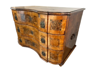 18th Century German Chest Commode With Contrasting Marquetry