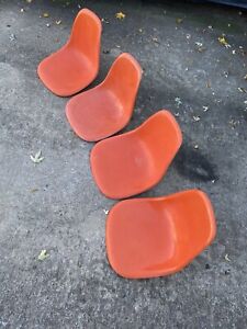 Set Of 4 Project Vintage Eames Herman Miller Fiberglass Shell Chairs