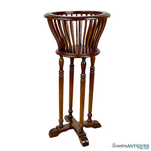 Antique Traditional Regency Mahogany Round Plant Stand