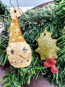 Primitive Christmas Snowman And Holly Leaf 2pc Orne Set Handmade