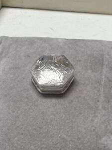 Mini 925 Sterling Silver Micro Trinket Box Rare 8 3g Vtg Estate Tiny 1 Locket