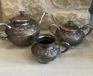 Antique 3 Piece Tea Pot Service Meriden Quadruple Silver Plate Floral Pattern