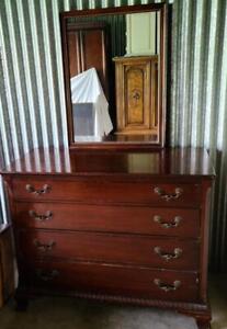 Beautiful Antique Drexel Dresser With Gorgeous Attached Mirror Vgc Solid