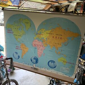 Vintage School Room Pull Down Retractable World Map 1991 Excellent Condition Usa