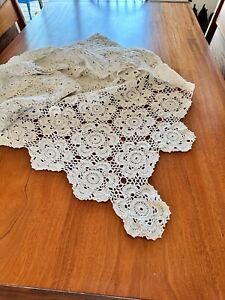 72 X62 Beautiful Vintage Hand Crocheted Bed Spread Coverlet