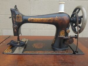 Antique 1901 Singer Sewing Machine Cleaned Oiled Working Attachments L 941689