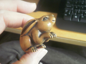 2b Hand Carved Box Wood Netsuke Hare Or Rabbit Front Paws Up Over 30 Yrs Old