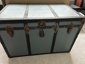 Vintage Monarch Luggage Steamer Trunk Large Comes With Original Liner Tray