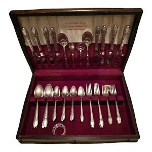 1847 Rogers Bros First Love Silverware With Chest 50 Pcs