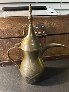 B Middle Eastern Arabic Brass Dallah Coffee Pot Flower Engraved 10 
