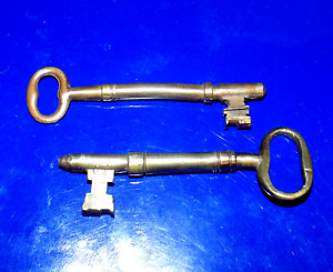 Pair Of Slightly Bent Antique Solid Brass Skeleton Keys 3 3 8 