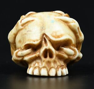 China Natural Old Deer Bone Carved Skeleton Devil Skull Head Statue Pendant
