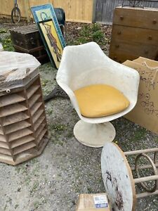 Mid Century Original Older Knoll Saarinen Model Br 50 Tulip Chair With Cushion
